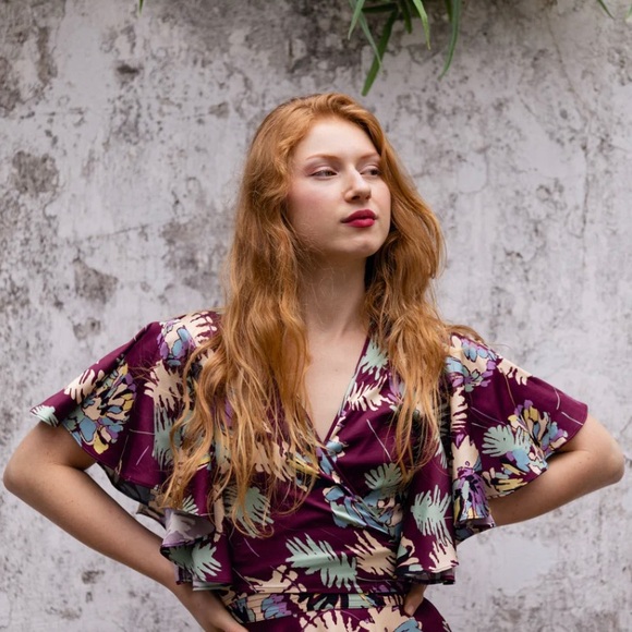 Trashy Diva. ZIGGY WRAP TOP - BORDEAUX FERNS - Picture 3 of 7